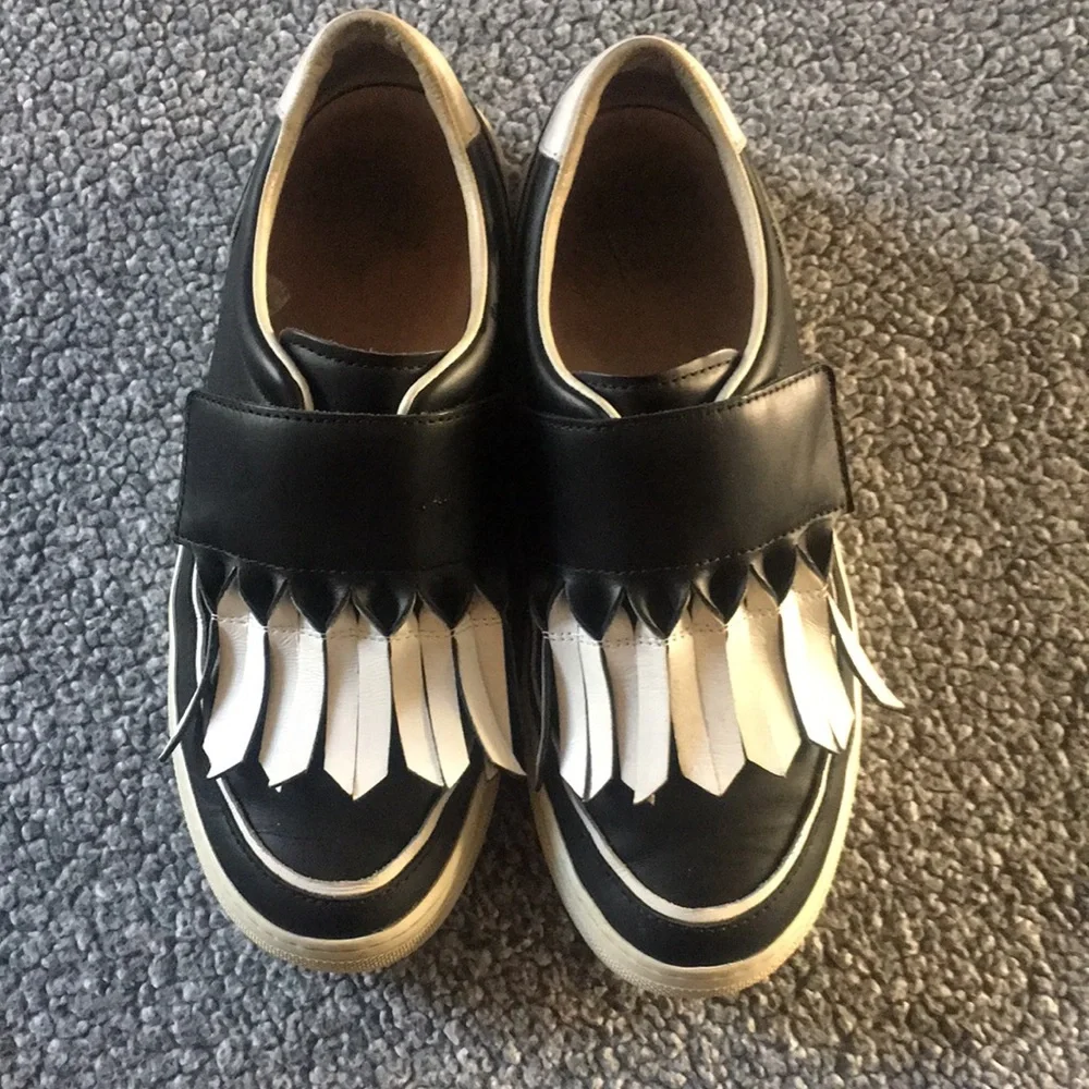 Tod’s Loafers Kiltie Fringe Black and White Leather Slip-on Sneakers Size 5